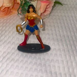 2019 Mattel Justice League Wonder Woman Figure Cake Topper 2 3/4” Tall